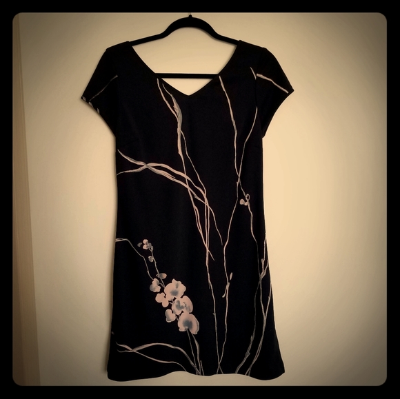 BCBG Dresses Vintage Shift Dress - Picture 1 of 4